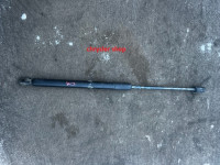 vzpěra zadního okna